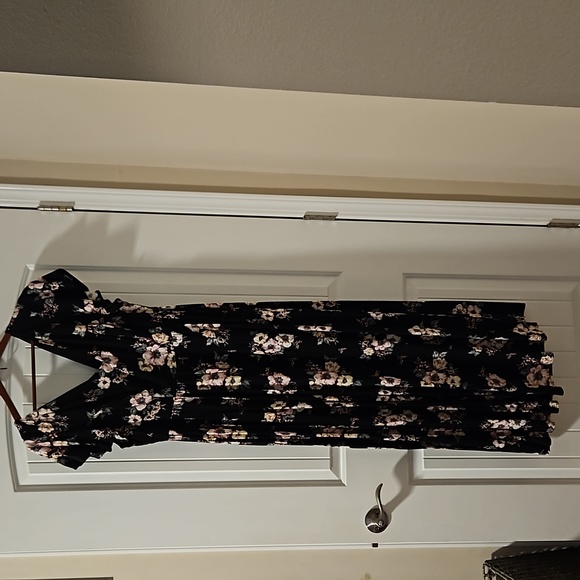 torrid Dresses & Skirts - NWT Torrid Formal Maxi Dress